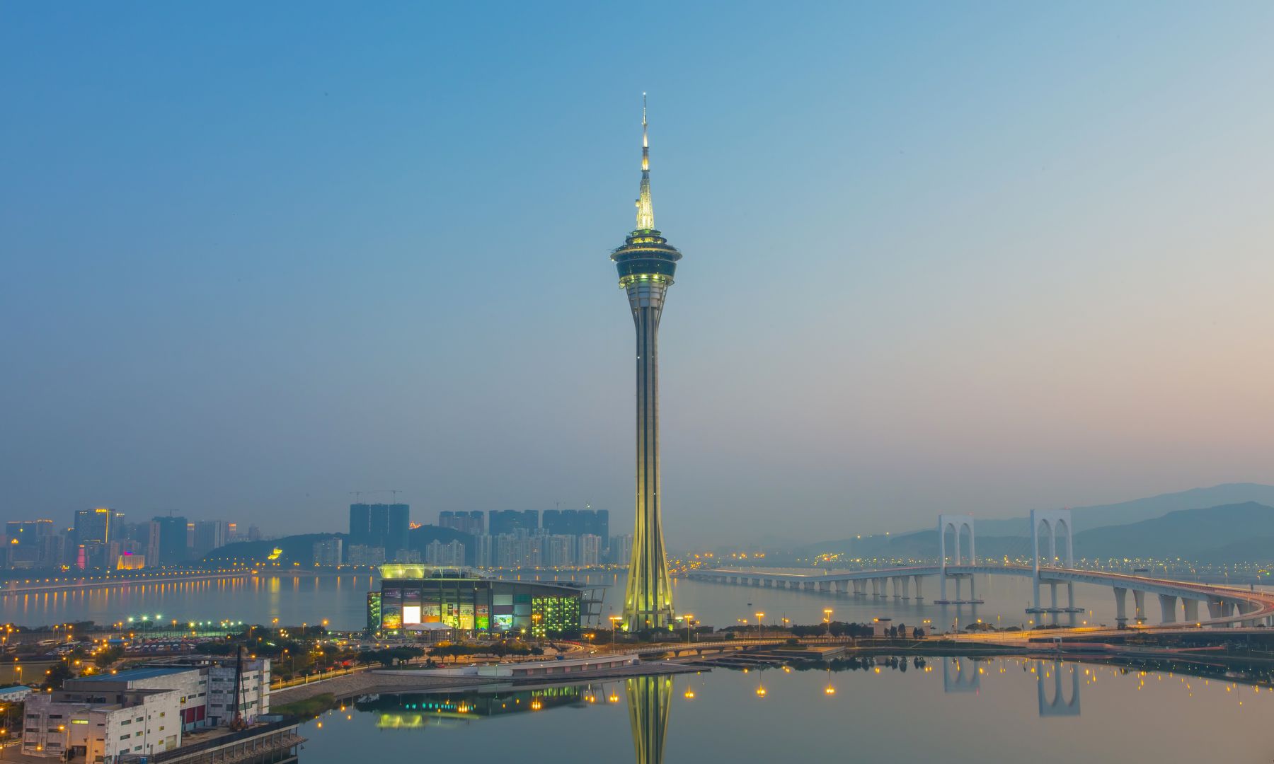 マカオタワー観光（展望台は別途料金が必要となります）